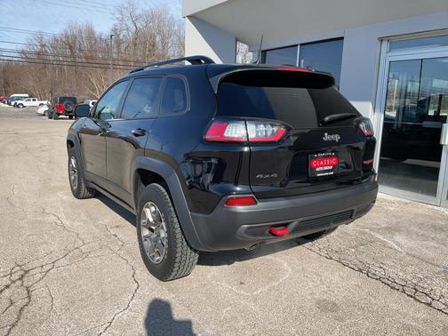 2022 Jeep Cherokee Trailhawk