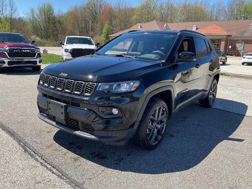 Diamond Black Crystal Pearlcoat 2026 Jeep Compass Limited