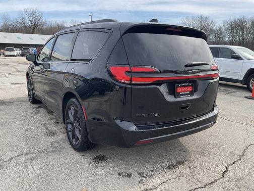 2026 Chrysler Pacifica L