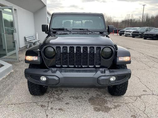 Black Clearcoat 2022 Jeep Gladiator Sport S