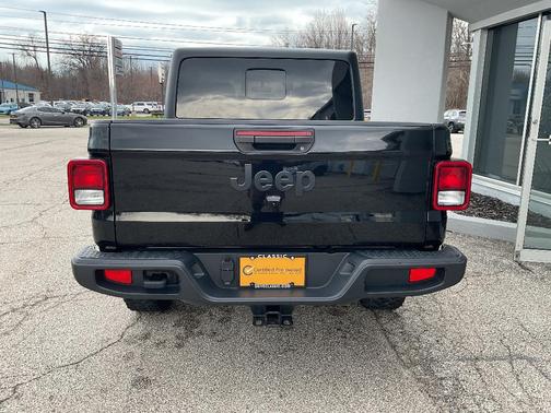 Black Clearcoat 2022 Jeep Gladiator Sport S