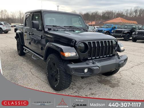Black Clearcoat 2022 Jeep Gladiator Sport S