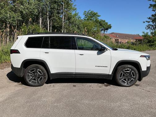 Bright White Clearcoat 2026 Jeep Cherokee Limited