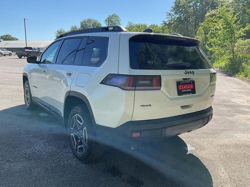 Bright White Clearcoat 2026 Jeep Cherokee Limited