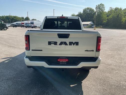 Bright White Clearcoat 2026 RAM 1500 Big Horn/Lone Star
