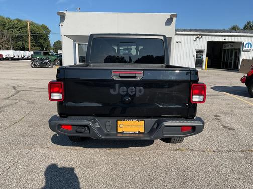 2023 Jeep Gladiator Sport S