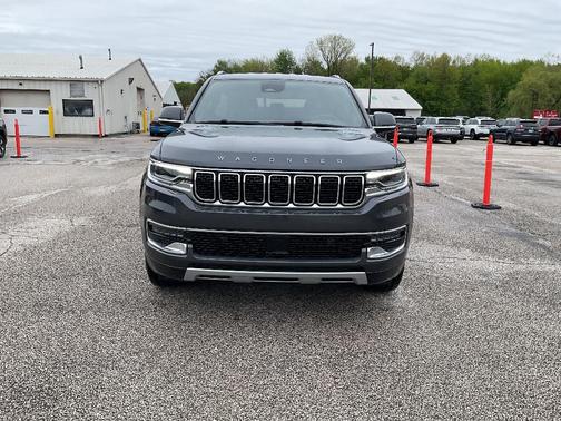 Baltic Gray Metallic Clearcoat 2022 Jeep Wagoneer Series II 4x4