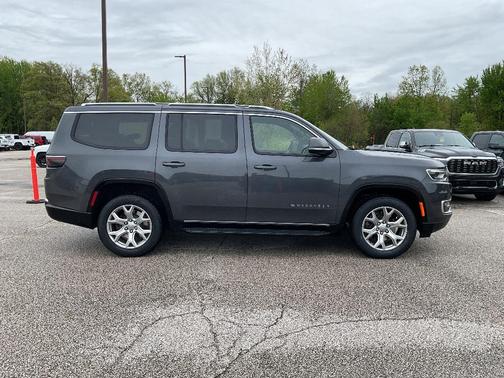 Baltic Gray Metallic Clearcoat 2022 Jeep Wagoneer Series II 4x4