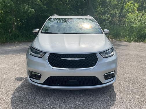 Silver Mist Clearcoat 2023 Chrysler Pacifica Limited