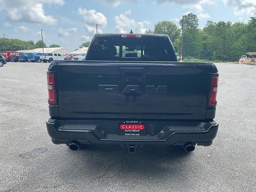 Diamond Black Crystal Pearlcoat 2026 RAM 1500 Big Horn/Lone Star