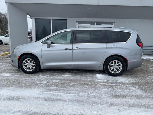 2020 Chrysler Pacifica Touring