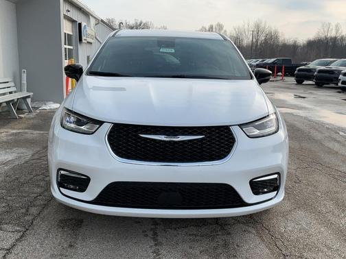 2026 Chrysler Pacifica L