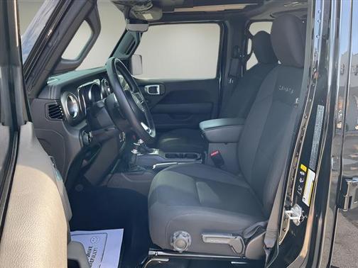 2023 Jeep Wrangler 4-Door Sahara 4x4