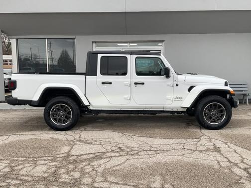2023 Jeep Gladiator Overland