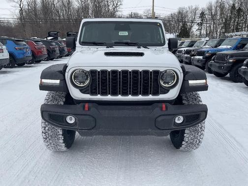 Bright White Clearcoat 2026 Jeep Wrangler Rubicon