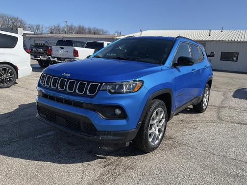 2023 Jeep Compass Latitude Lux