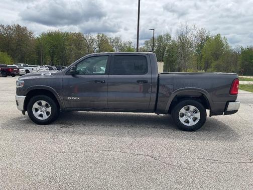 Granite Crystal Metallic Clearcoat 2026 RAM 1500 Big Horn/Lone Star