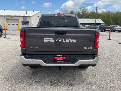 Granite Crystal Metallic Clearcoat 2026 RAM 1500 Big Horn/Lone Star