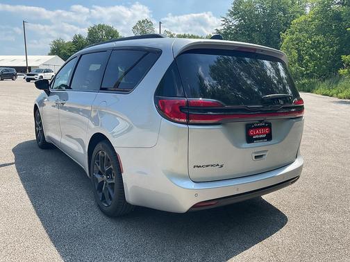 Silver Mist Clearcoat 2026 Chrysler Pacifica L