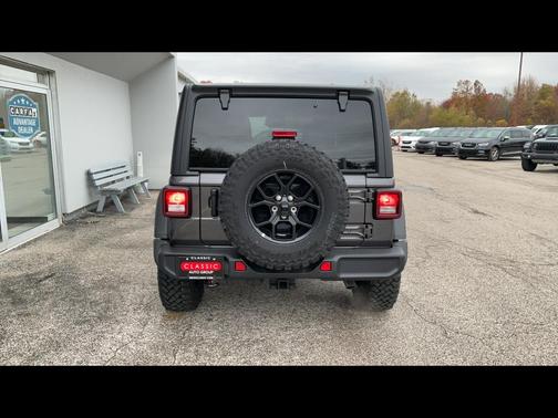Granite Crystal Metallic Clearcoat 2026 Jeep Wrangler Willys
