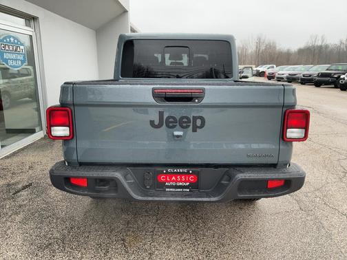 Anvil Clearcoat 2026 Jeep Gladiator Sahara 4x4