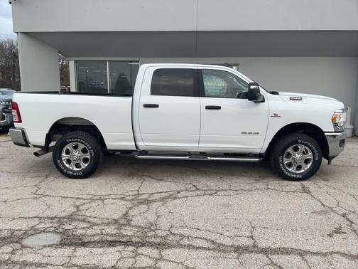 2024 RAM 2500 Big Horn Crew Cab 4x4 6'4' Box