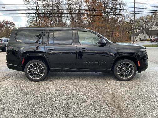 Diamond Black Crystal Pearlcoat 2024 Jeep Grand Wagoneer Series II 4x4