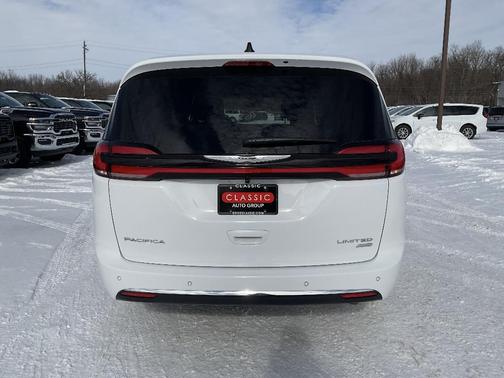 Bright White Clearcoat 2026 Chrysler Pacifica Limited