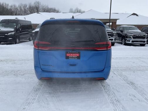 2026 Chrysler Pacifica L