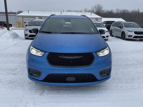 2026 Chrysler Pacifica L