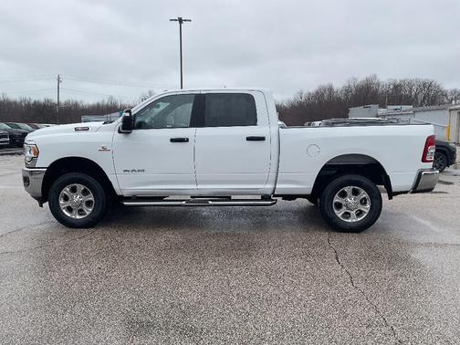 Bright White Clearcoat 2024 RAM 2500 Big Horn Crew Cab 4x4 6'4' Box