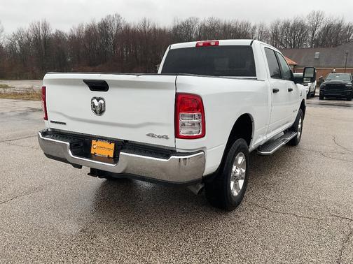 Bright White Clearcoat 2024 RAM 2500 Big Horn Crew Cab 4x4 6'4' Box