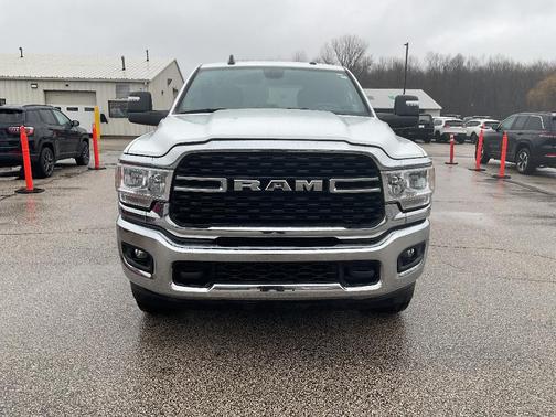 Bright White Clearcoat 2024 RAM 2500 Big Horn Crew Cab 4x4 6'4' Box