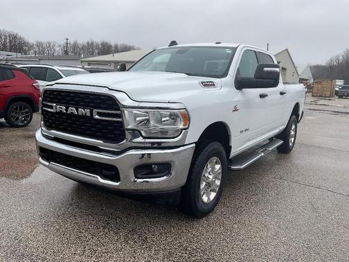 Bright White Clearcoat 2024 RAM 2500 Big Horn Crew Cab 4x4 6'4' Box
