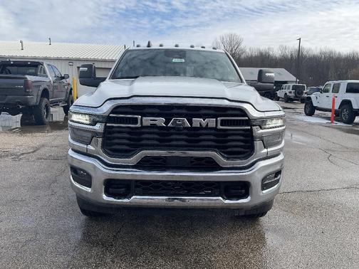 Bright White Clearcoat 2026 RAM 2500 Big Horn Crew Cab 4x4 6'4' Box