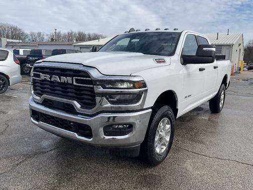 Bright White Clearcoat 2026 RAM 2500 Big Horn Crew Cab 4x4 6'4' Box