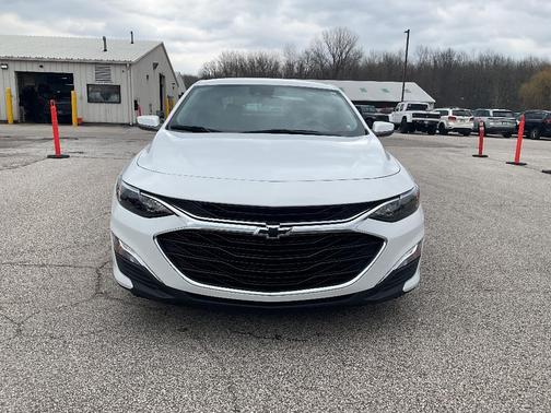 Summit White 2023 Chevrolet Malibu FWD RS