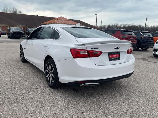 Summit White 2023 Chevrolet Malibu FWD RS