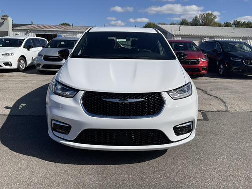 2026 Chrysler Pacifica L