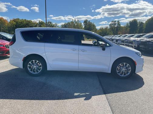 2026 Chrysler Pacifica L