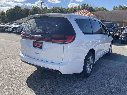 2026 Chrysler Pacifica L