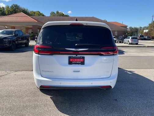 2026 Chrysler Pacifica L