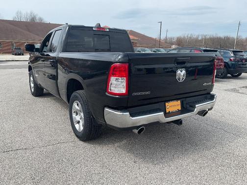 Diamond Black Crystal Pearlcoat 2022 RAM 1500 Big Horn/Lone Star