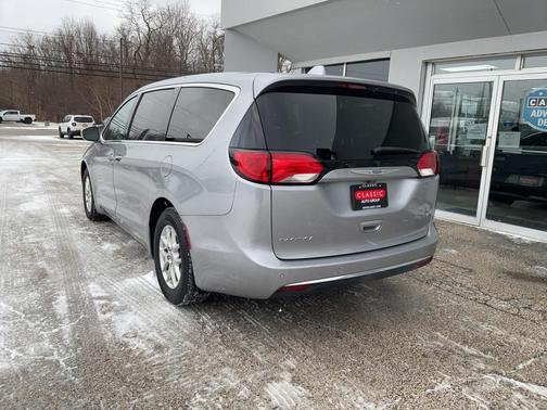 2020 Chrysler Pacifica Touring