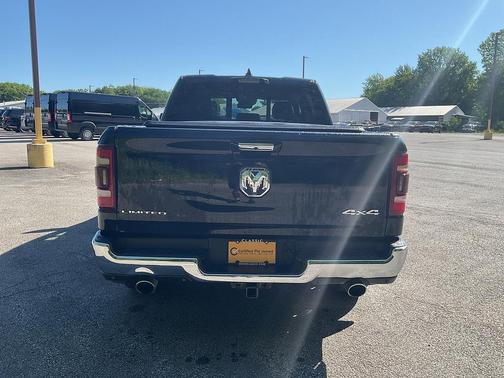 Diamond Black Crystal Pearlcoat 2021 RAM 1500 Limited