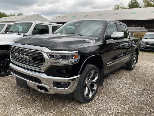Diamond Black Crystal Pearlcoat 2021 RAM 1500 Limited