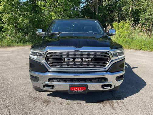 Diamond Black Crystal Pearlcoat 2021 RAM 1500 Limited