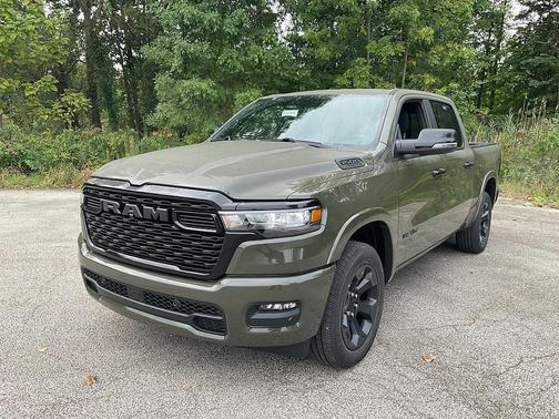 Tank 2027 RAM 1500 Big Horn/Lone Star