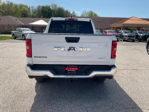 Bright White Clearcoat 2026 RAM 1500 Big Horn/Lone Star