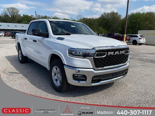 Bright White Clearcoat 2026 RAM 1500 Big Horn/Lone Star